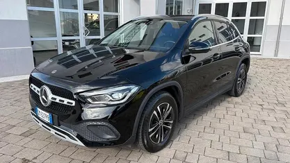 Usata Mercedes GLA180 Business 116 CV (85 kW) 2023 Nero SUV