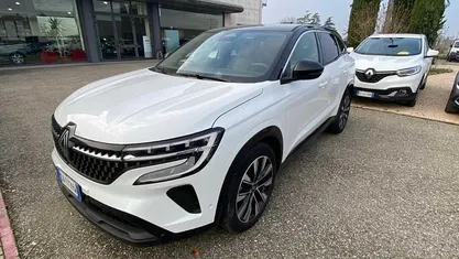 Usata 2023 Renault Austral Iconic Esprit Alpine SUV | 26.500 € (Buon prezzo)