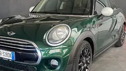 Usata Mini ONE 75 CV (55 kW) 2018 Beige Utilitaria