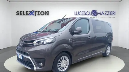 Usata Toyota Proace Verso Lounge 144 CV (105 kW) 2022 Grigio Station wagon