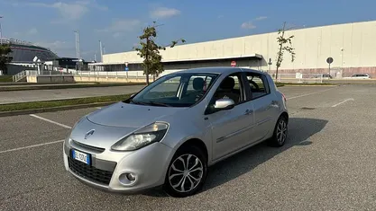 Gray Usata 2012 Renault Clio IV Tre volumi | 3990 € (Super prezzo)