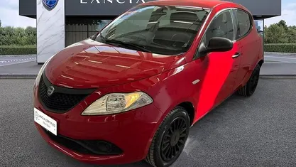 Usata Lancia Ypsilon 69 CV (50 kW) 2019 Rosso Utilitaria