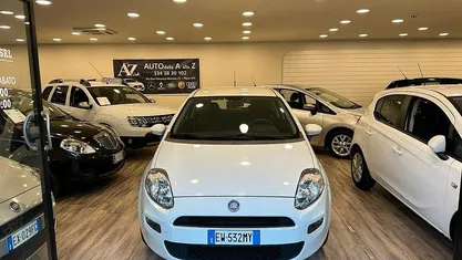 Usata Fiat Punto Lounge 69 CV (50 kW) 2014 Bianco Utilitaria