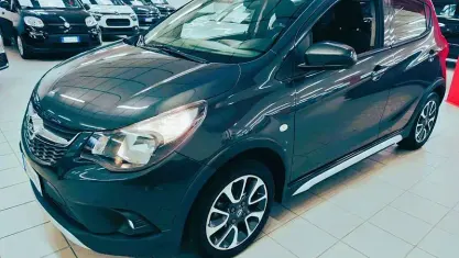 Usata Opel Karl Rocks 75 CV (55 kW) 2018 Grigio scuro Utilitaria