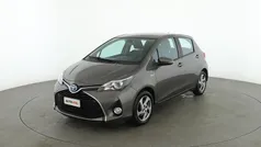 Oro Usata 2016 Toyota Yaris Hybrid Active | 9699 € (Buon prezzo)
