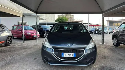 Usata Peugeot 208 Active 68 CV (50 kW) 2013 Grigio Utilitaria