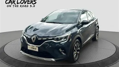 Blu scuro Usata 2023 Renault Captur Intens SUV | 17.490 € (Buon prezzo)