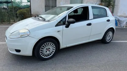 Usata Fiat Grande Punto 75 CV (55 kW) 2011 Bianco Utilitaria