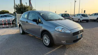 Usata Fiat Grande Punto Dynamic 65 CV (47 kW) 2007 Grigio Utilitaria