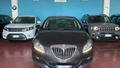 Usata Lancia Delta 120 CV (88 kW) 2010 Grigio Utilitaria