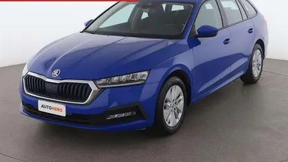 Blu Usata 2023 Skoda Octavia Executive Station wagon | 22.899 € (Super prezzo)