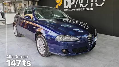 Usata Alfa Romeo 147 Distinctive 120 CV (88 kW) 2005 Blu Utilitaria