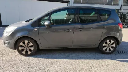 Usata Opel Meriva 120 CV (88 kW) 2012 Grigio Monovolume