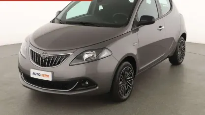 Usata Lancia Ypsilon Gold 71 CV (52 kW) 2022 Grigio Utilitaria