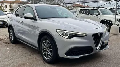 Bianco lunare metallizzato Usata 2021 Alfa Romeo Stelvio Business SUV | 18.900 € (Super prezzo)