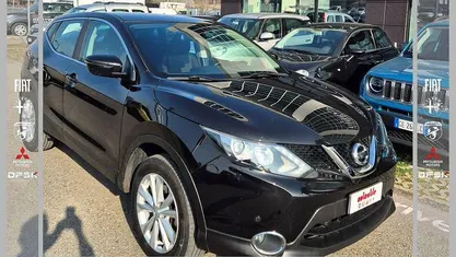 Usata Nissan Qashqai Acenta 110 CV (80 kW) 2017 Grigio scuro SUV