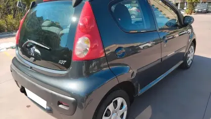 Usata Peugeot 107 68 CV (50 kW) 2009 Grigio Utilitaria