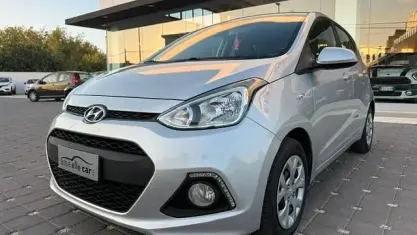Usata Hyundai i10 Style 67 CV (49 kW) 2014 Argento Utilitaria