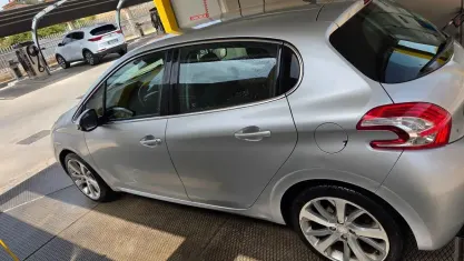 Usata Peugeot 208 Allure 115 CV (84 kW) 2013 Grigio Utilitaria