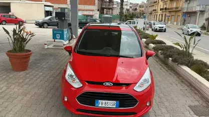 Usata Ford B-MAX 90 CV (66 kW) 2016 Rosso Monovolume