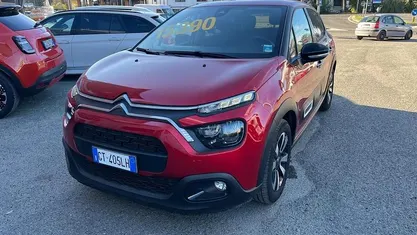 Rosso Usata 2024 Citroën C3 PureTech Due volumi | 14.390 € (Buon prezzo)