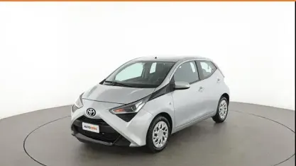 Usata Toyota Aygo Cool 72 CV (52 kW) 2019 Argento Utilitaria
