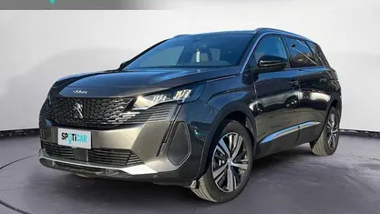 Usata 2023 Peugeot 5008 Allure SUV | 23.500 € (Buon prezzo)