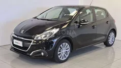 Nero Usata 2016 Peugeot 208 Allure Due volumi | 9800 € (Molto cara)