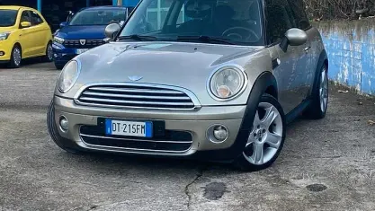 Usata Mini Cooper D Chili 109 CV (80 kW) 2008 Marrone Utilitaria