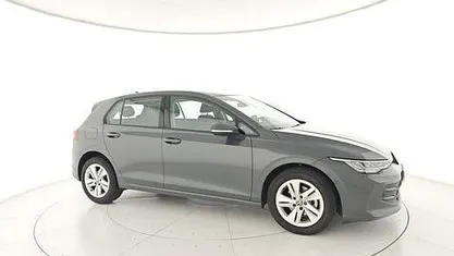 Usata VW Golf VIII Life 116 CV (85 kW) 2025 Utilitaria