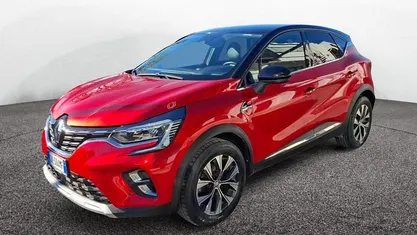 Begagnad Renault Captur Intens 101 HK (74 kW) 2023 Röd SUV
