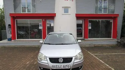 Grigio Usata 2007 VW Polo Comfortline Tre volumi | 3800 € (Cara)