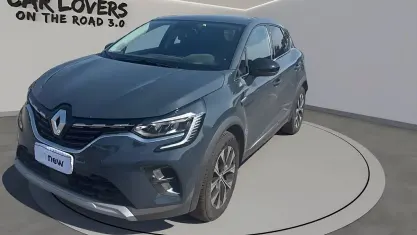 Usata Renault Captur Intens 101 CV (74 kW) 2023 Rpe blu marine SUV