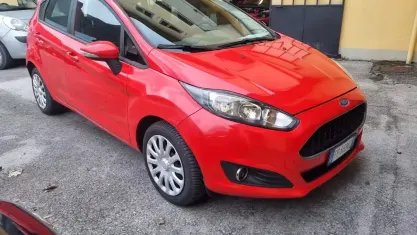 Usata Ford Fiesta Business Edition 95 CV (69 kW) 2016 Rosso Utilitaria