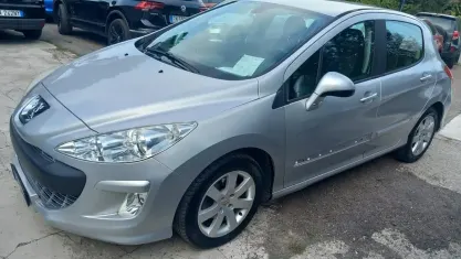 Usata Peugeot 308 120 CV (88 kW) 2008 Argento Berlina