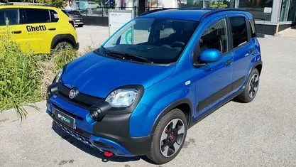 Blu Usata 2024 Fiat Panda Cross Cross Due volumi | 15.250 € (Buon prezzo)