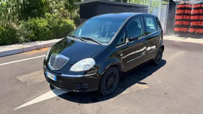 Usata Lancia Musa 90 CV (66 kW) 2008 Nero Monovolume