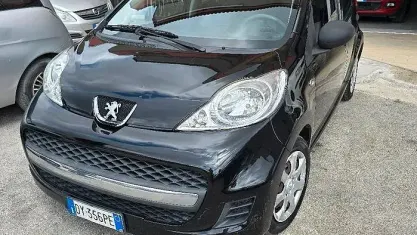 Usata Peugeot 107 68 CV (50 kW) 2009 Nero Utilitaria