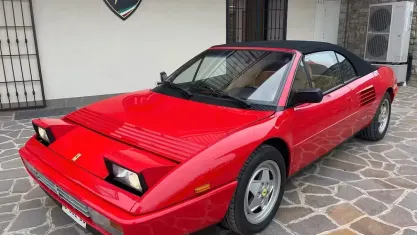 Usata Ferrari Mondial 300 CV (220 kW) 1989 Rosso Cabrio