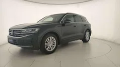 Grenadill black metallizzato Usata 2024 VW Touareg Elegance SUV | 61.900 € (Buon prezzo)