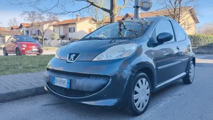 Usata Peugeot 107 68 CV (50 kW) 2007 Nero Utilitaria