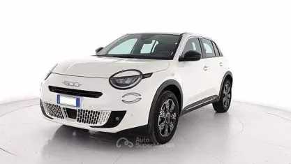 Usata Fiat 600 136 CV (100 kW) 2025 Bianco SUV