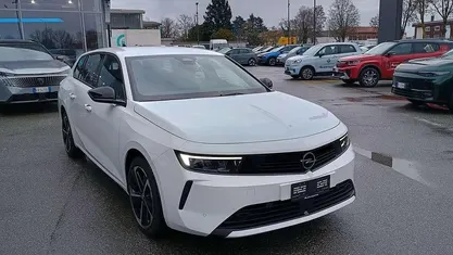 Arktis white Nuova 2025 Opel Astra Edition Station wagon | 25.990 € (Buon prezzo)