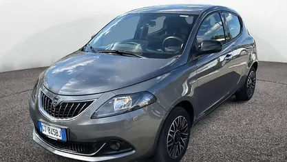 Grigio Usata 2024 Lancia Ypsilon Gold Due volumi | 13.300 € (Buon prezzo)