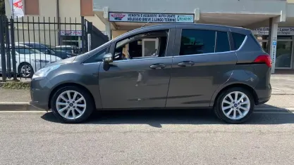 Usata Ford B-MAX Business Edition 105 CV (77 kW) 2015 Grigio Monovolume