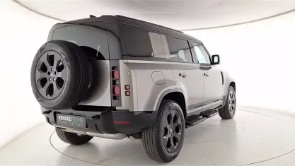 Usata Land Rover Defender Dynamic 200 CV (147 kW) 2024 Grigio scuro SUV