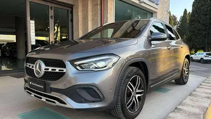 Gray Usata 2021 Mercedes GLA180 SUV | 28.899 € (Buon prezzo)