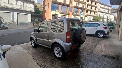 Grigio Usata 2006 Suzuki Jimny SUV | 9999 € (Buon prezzo)
