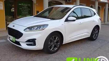 Usata Ford Kuga 150 CV (110 kW) 2022 Bianco SUV