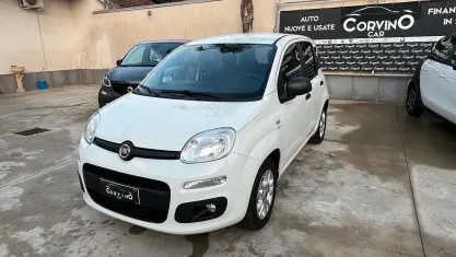Usata Fiat Panda Lounge 69 CV (50 kW) 2017 Bianco Utilitaria